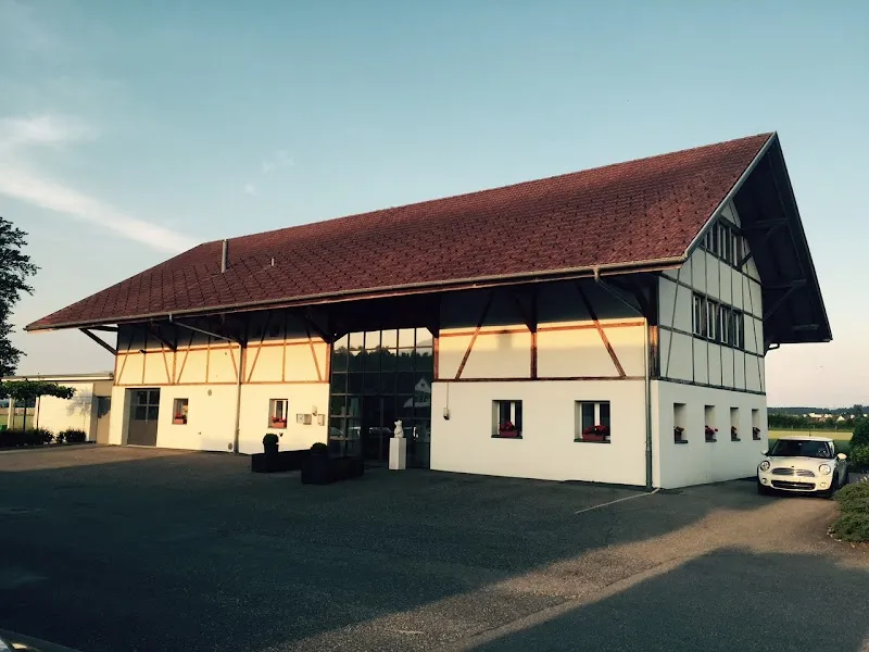 Tierklinik Sonnenhof AG — Tierarzt in Derendingen, Solothurn. Bewertung 4.6/5.