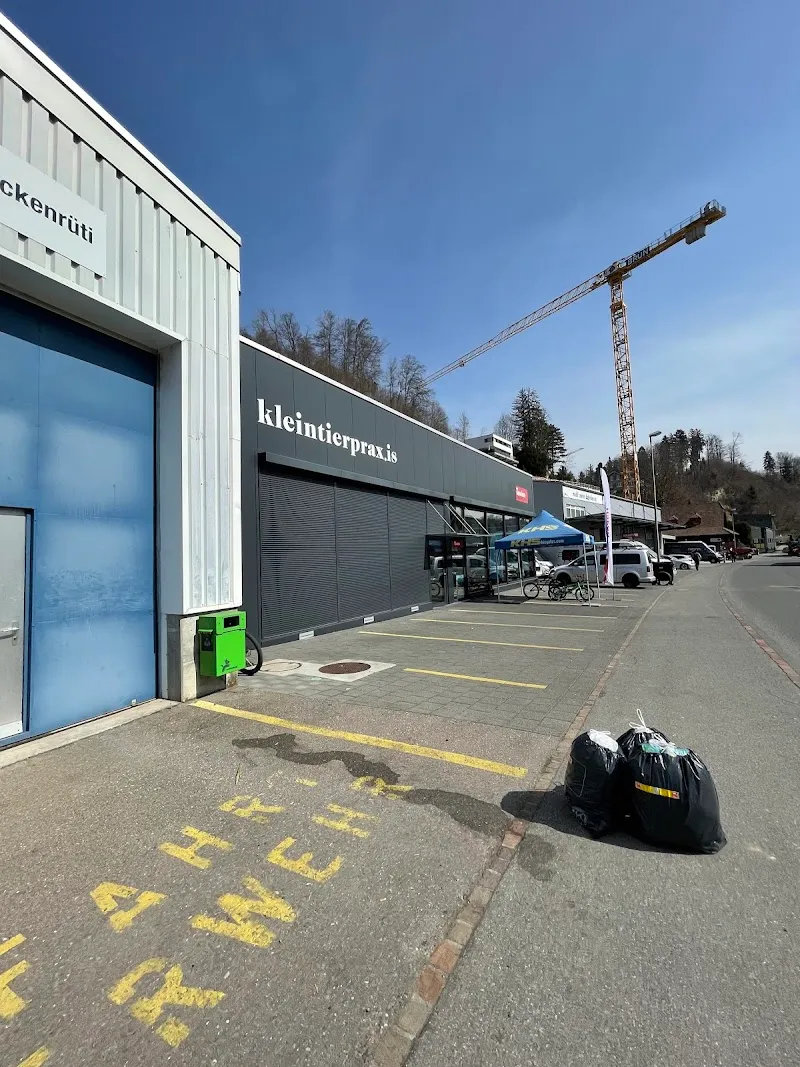 Kleintierpraxis Isenegger — Tierarzt, Wolhusen, Luzern. Foto 2