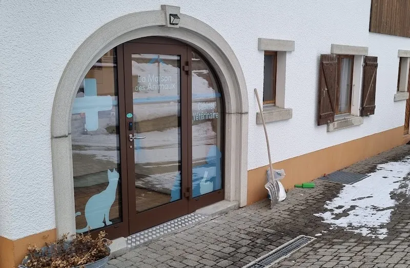 Dr. Giorgio Guglielmucci - La Maison des Animaux sàrl - Cabinet Vétérinaire — Tierarzt, Le Locle, Neuenburg. Foto 3