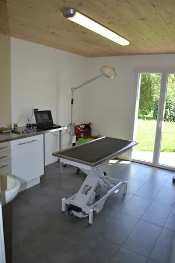Gilliard Thérèse cabinet vétérinaire Anima — Tierarzt, Chézard-Saint-Martin, Neuenburg. Foto 2