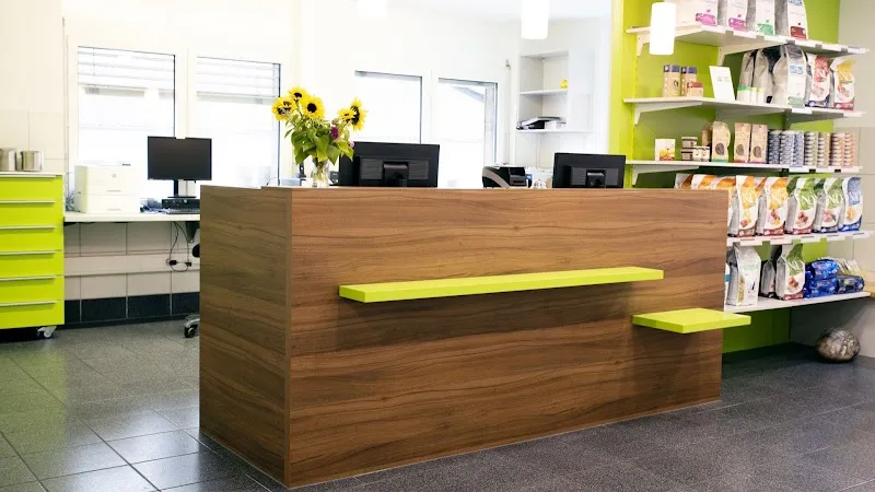 Schäublis Tierklinik — Tierarzt in Schaffhausen, Schaffhausen. Bewertung 4.8/5.