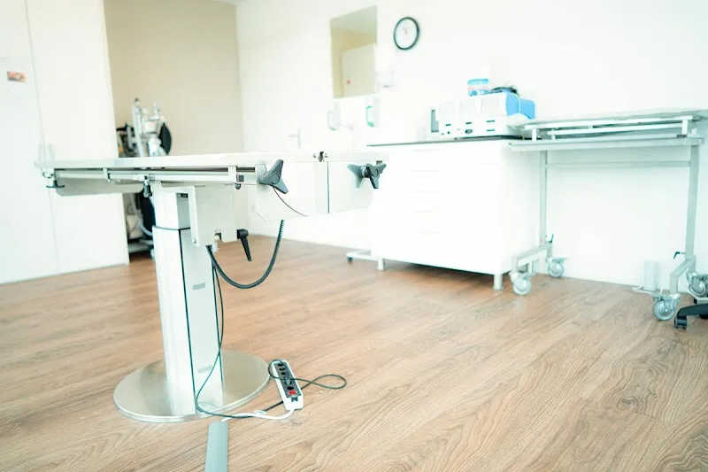 Kleintierpraxis Bütikofer GmbH — Vétérinaire, Büren an der Aare, Berne. Foto 2