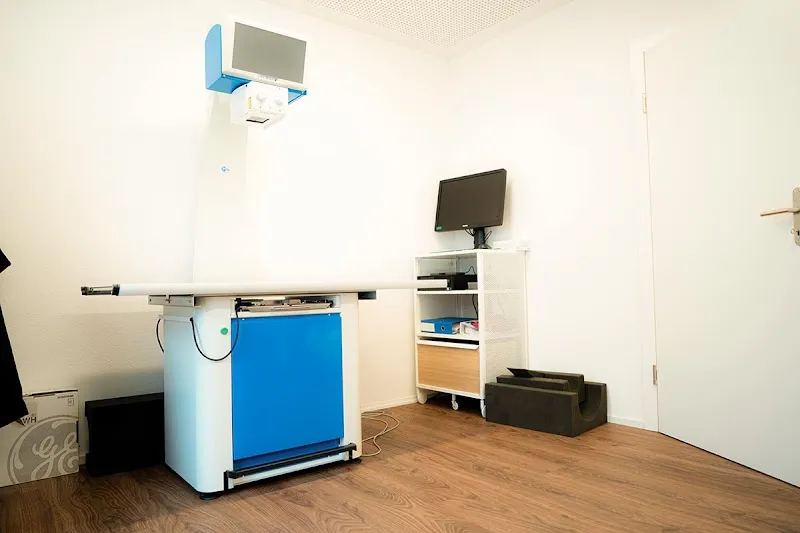 Kleintierpraxis Bütikofer GmbH — Vétérinaire, Büren an der Aare, Berne. Foto 3