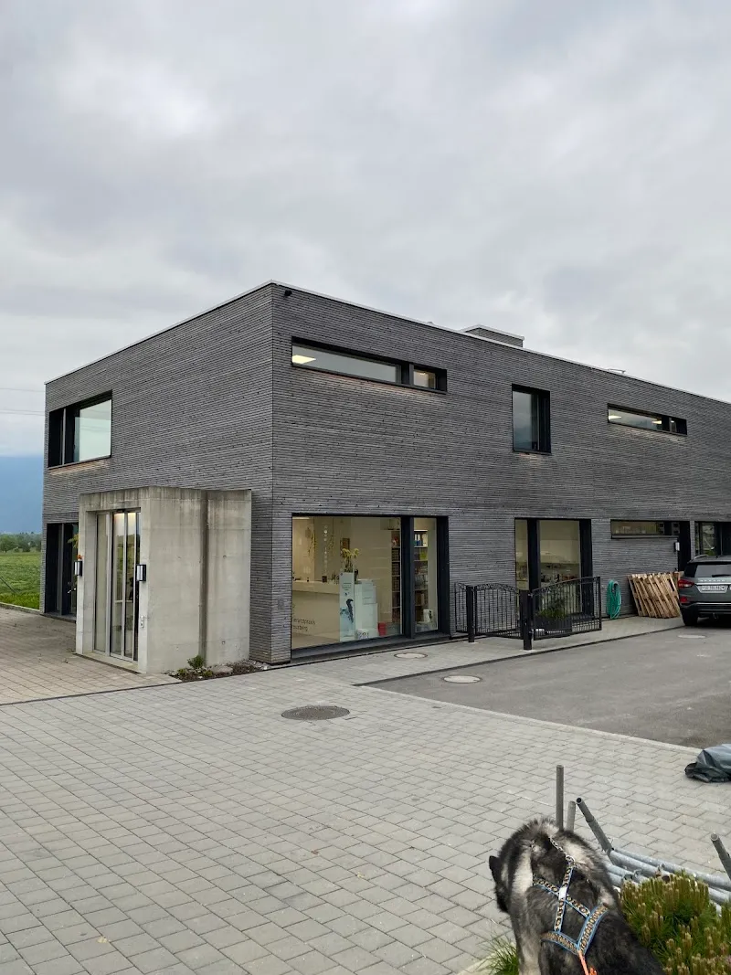 Tierarztpraxis Kreuzberg — Vétérinaire, Gams, Saint-Gall. Foto 2