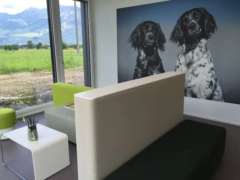 Tierarztpraxis Kreuzberg — Vétérinaire, Gams, Saint-Gall. Foto 3