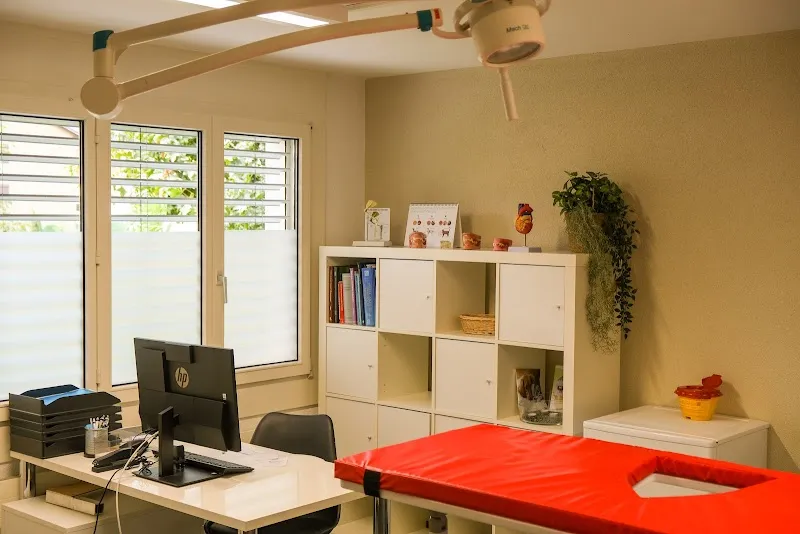 VetTrust Kleintierpraxis Zuzwil — Vétérinaire, Zuzwil, Saint-Gall. Foto 2