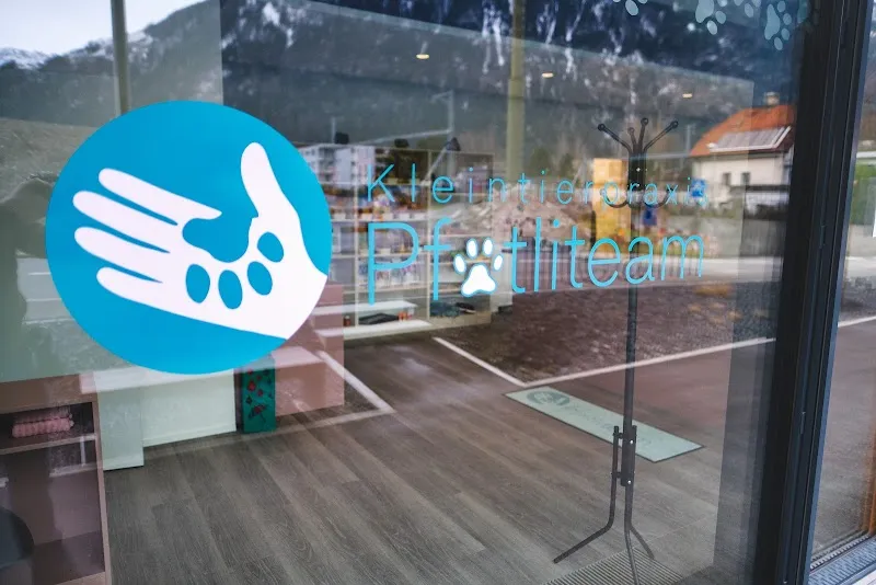 Kleintierpraxis Pfötliteam — Tierarzt in Altdorf, Uri. Bewertung 4.9/5.