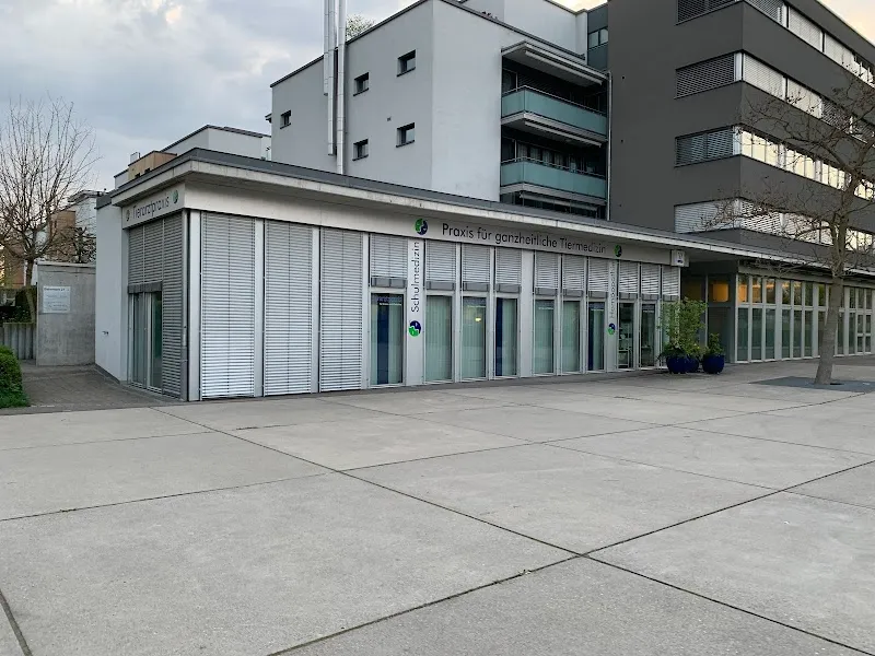 Dr. Steiner Luzia — Tierarzt in Baar, Zug. Bewertung 4.4/5.