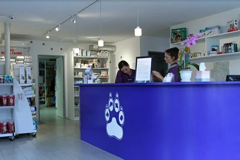 Kleintier- & Pferdepraxis im Dorf AG — Veterinarian, Bäretswil, Zurich. Foto 3