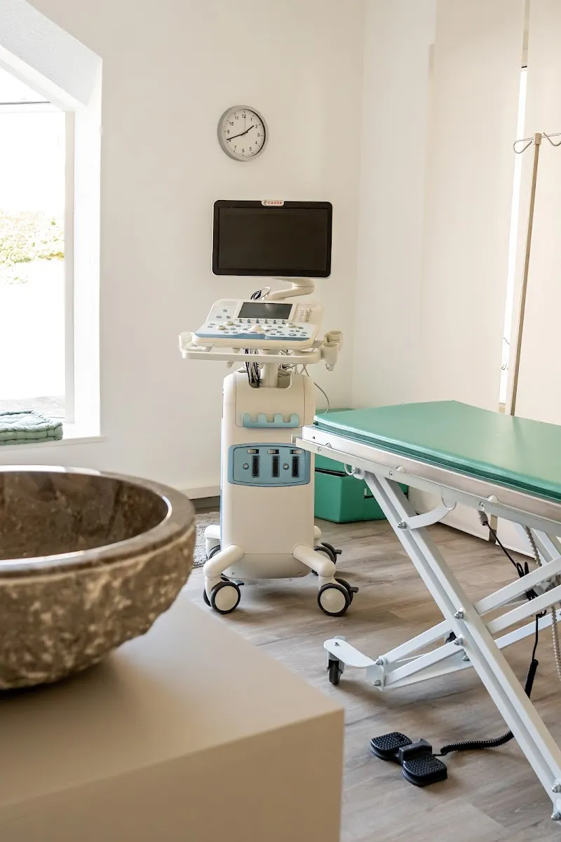 TFZ - Tierarztpraxis Hombrechtikon — Tierarzt, Hombrechtikon, Zürich. Foto 2