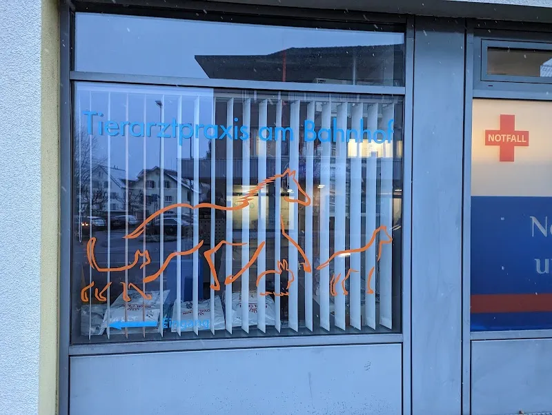 Tierarztpraxis am Bahnhof — Vétérinaire, Rüti, Zurich. Foto 2