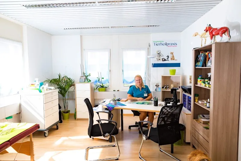 Tierheilpraxis best friends Susanne Rölke — Tierarzt in Wetzikon, Zürich. Bewertung 4.8/5.
