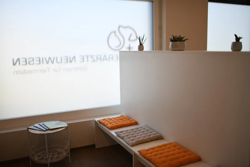 Tierärzte Neuwiesen AG — Tierarzt in Uster, Zürich. Bewertung 4.8/5.