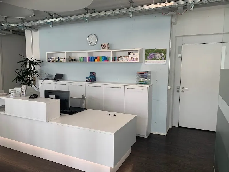 VetTrust Tierklinik Oberland, Pfäffikon — Tierarzt in Pfäffikon, Zürich. Bewertung 4.7/5.