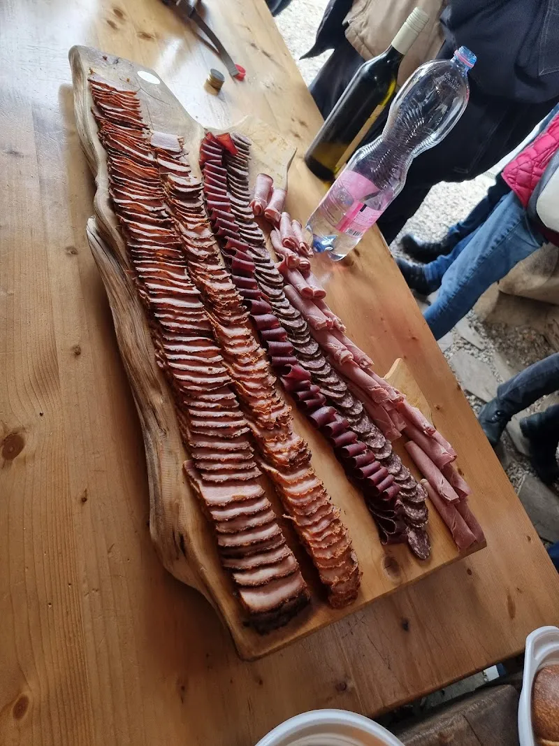 Refuge "Le repaire de la Bergeronnette" — Tierheim in Villars-sur-Glâne, Waadt. Bewertung 4.7/5.