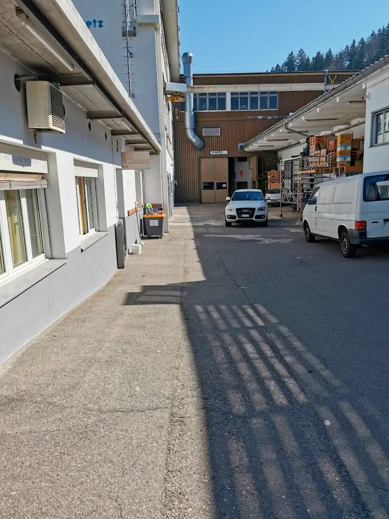 Susy Utzinger Stiftung für Tierschutz — Tierheim, Kollbrunn, Zürich. Foto 3