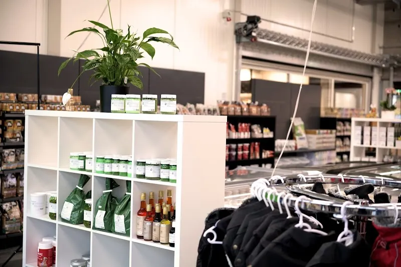 Lucky Shop Tierbedarf Gmbh — Zoofachhandel, Zuzwil, St. Gallen. Foto 3