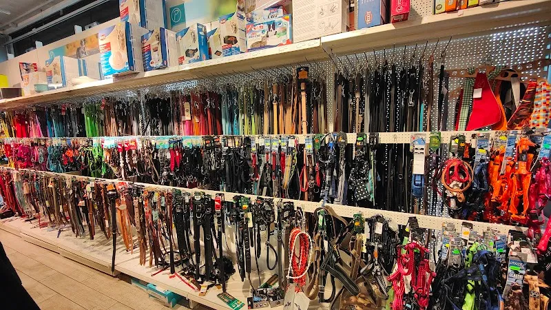 Tierparadies Frenkendorf — Zoofachhandel in Frenkendorf, Basel-Landschaft. Bewertung 4.3/5.