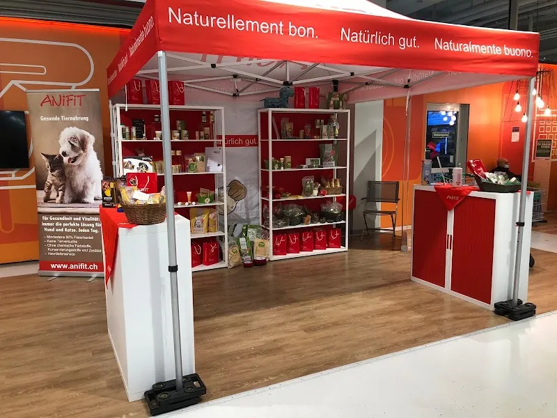 Tatjana Salfinger zertifizierte Ernährungsberaterin für Hunde und Katzen durch Dogtisch Academy — Zoofachhandel in Sissach, Basel-Landschaft. Bewertung 4.7/5.