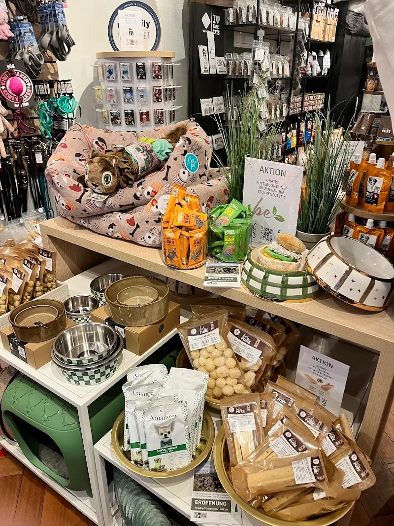 HINRICHS VIERBEINER SHOP — Zoofachhandel, Bern, Bern. Foto 2