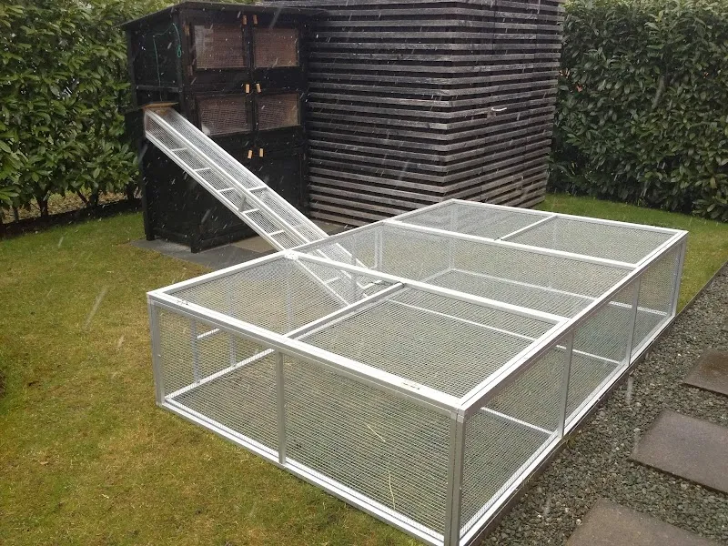 RUST-RAIN — Zoofachhandel, Rain, Luzern. Foto 2