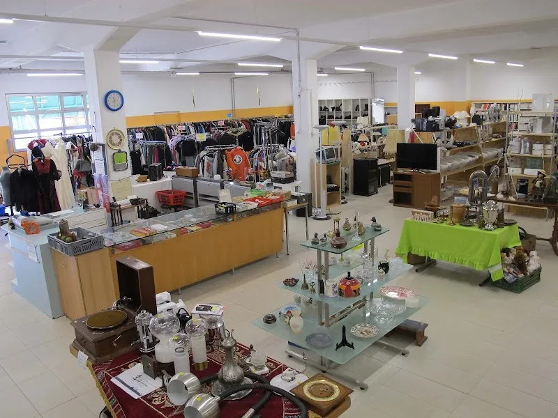 Communauté d'Emmaüs Fribourg — Zoofachhandel, Fribourg, Freiburg. Foto 2