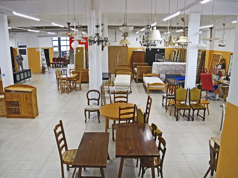 Communauté d'Emmaüs Fribourg — Zoofachhandel, Fribourg, Freiburg. Foto 3