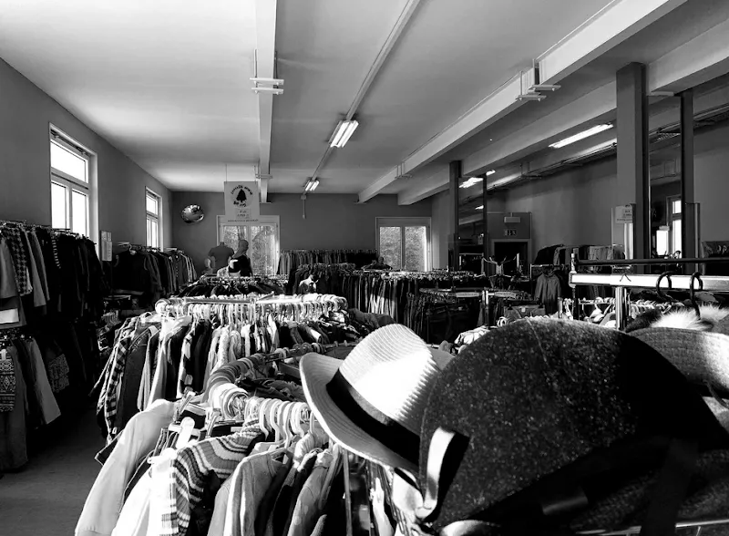 Emmaüs Genève — Animalerie, Carouge, Genève. Foto 2