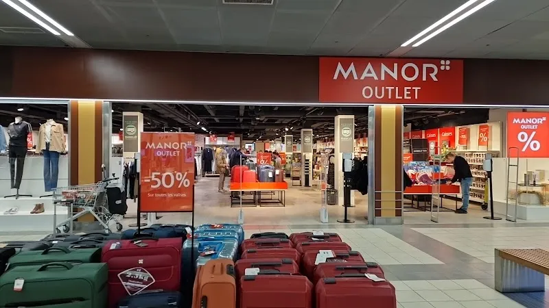 Manor Outlet Meyrin — Zoofachhandel in Meyrin, Genf. Bewertung 4.0/5.