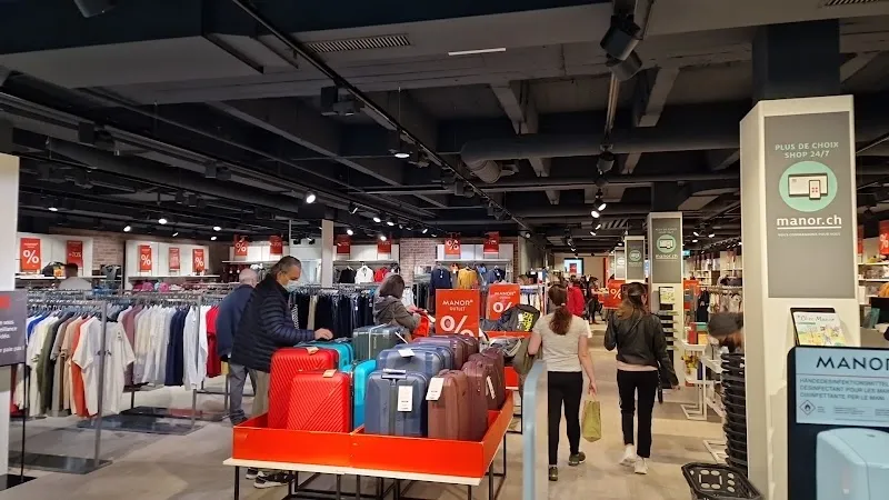 Manor Outlet Meyrin — Zoofachhandel, Meyrin, Genf. Foto 2