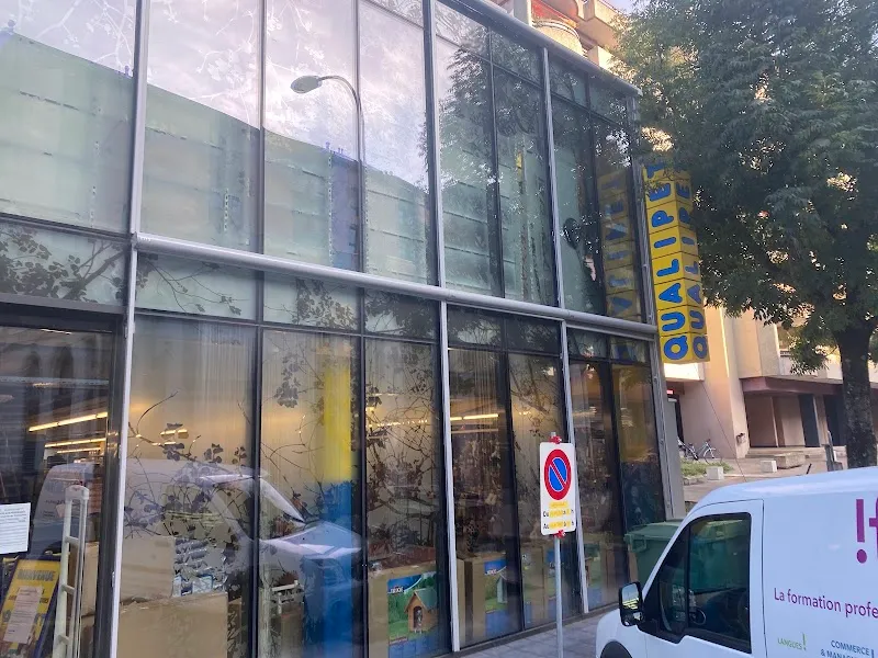 QUALIPET Centre Carouge — Zoofachhandel in Carouge, Genf. Bewertung 4.5/5.