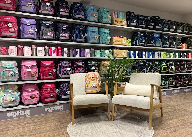 Schmid Papeterie und Spielwaren — Zoofachhandel in Landquart, Graubünden. Bewertung 4.7/5.