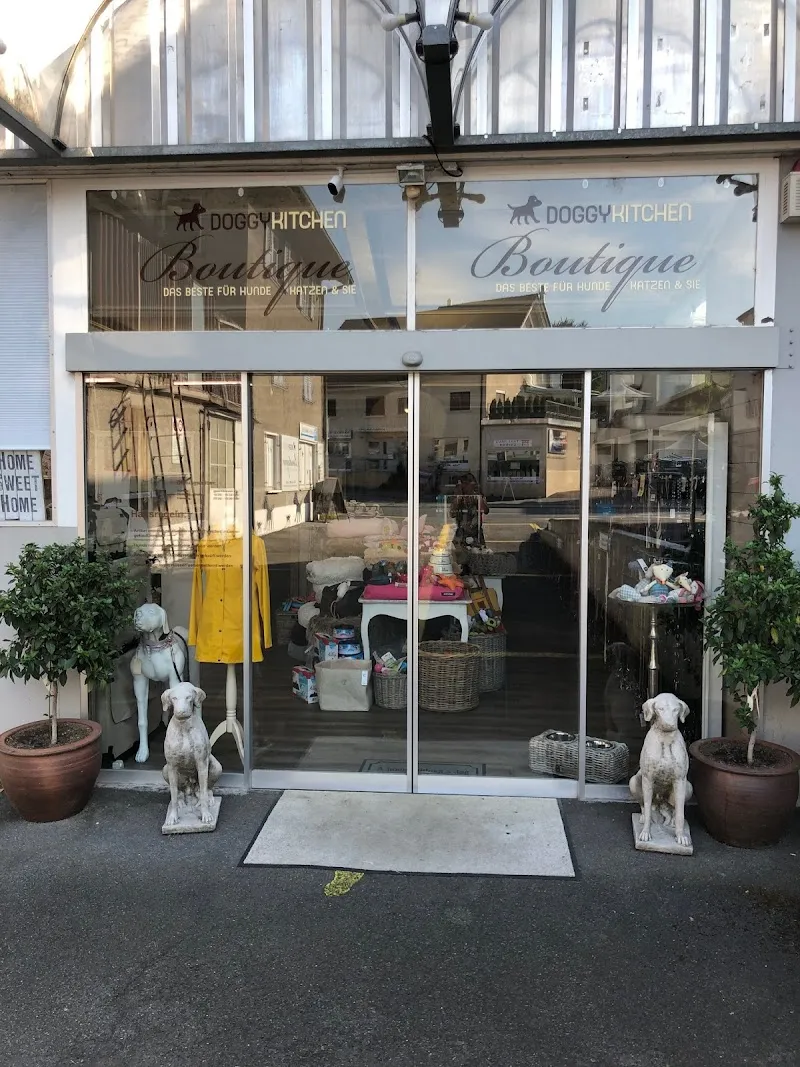 Doggy Kitchen Boutique — Zoofachhandel in Ebikon, Luzern. Bewertung 4.7/5.