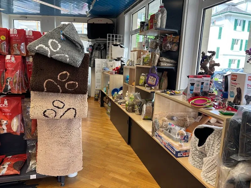 Pfote Eggä & mee — Zoofachhandel, Alpnach, Obwalden. Foto 2