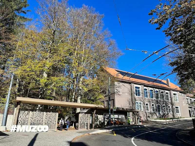 MUZOO — Zoofachhandel in La Chaux-de-Fonds, Neuenburg. Bewertung 4.5/5.