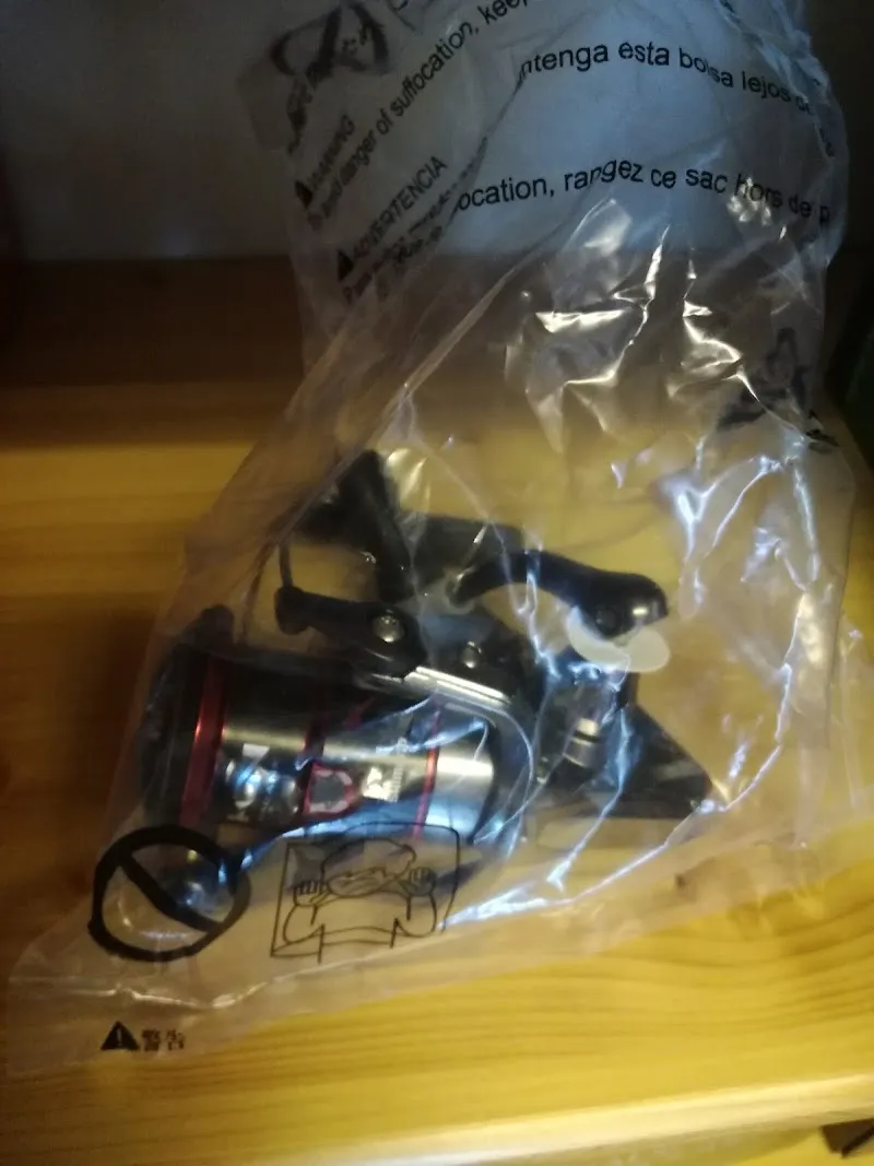 Flipp's Fischerladen — Zoofachhandel, Lachen, Schwyz. Foto 2