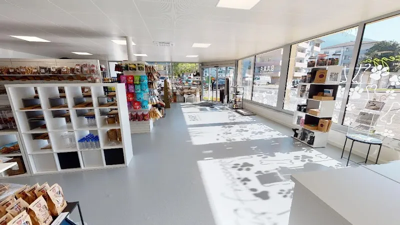 Frässeggä, für Hund & Katz — Zoofachhandel, Bilten, Glarus. Foto 3