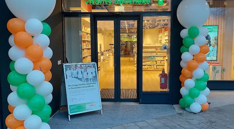 Coop Vitality Apotheke Grenchen — Zoofachhandel, Grenchen, Solothurn. Foto 2