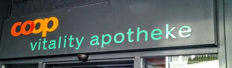 Coop Vitality Apotheke Grenchen — Zoofachhandel, Grenchen, Solothurn. Foto 3
