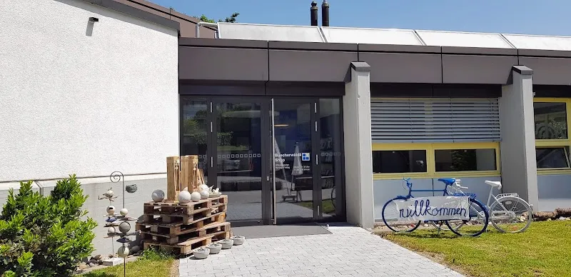 Buecherwäldli Shop — Zoofachhandel in Uzwil, St. Gallen. Bewertung 4.7/5.