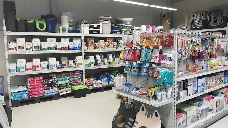 Meiko Heimtierbedarf AG — Animalerie, Maienfeld, Grisons. Foto 2