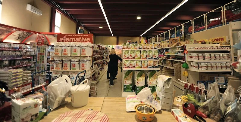 ANIMAL SERVICE — Zoofachhandel, Balerna, Tessin. Foto 3