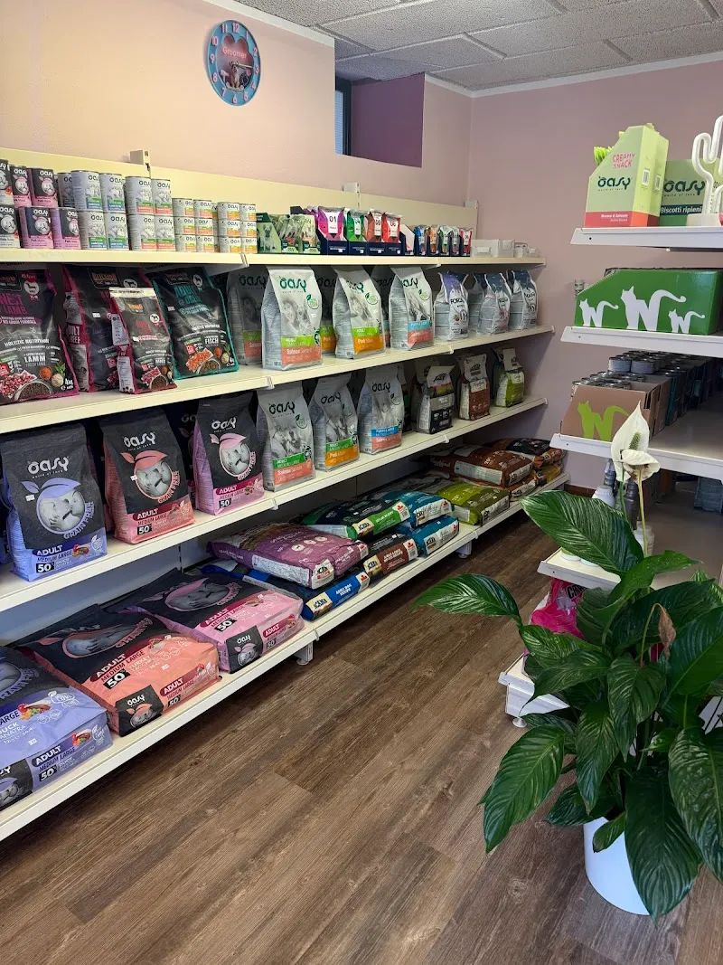 La Cuccia — Animalerie, Bioggio, Tessin. Foto 3