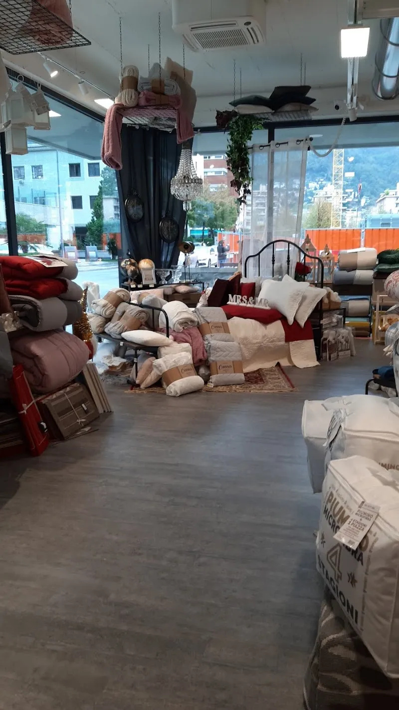 Mondo risparmio — Animalerie, Lugano, Tessin. Foto 3