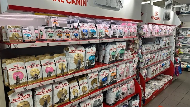 Qua la Zampa di Alessia Milani Termini — Zoofachhandel, Biasca, Tessin. Foto 3