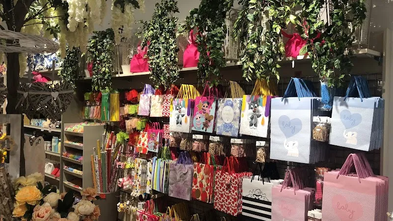 The Store — Zoofachhandel, Lugano, Tessin. Foto 2