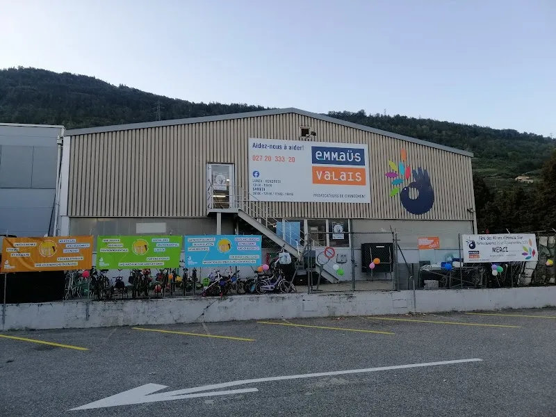 Emmaüs Valais — Zoofachhandel in Sion, Wallis. Bewertung 3.9/5.