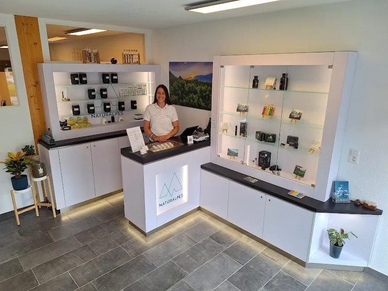 Naturalpes CBD Shop Martigny — Zoofachhandel, Martigny, Wallis. Foto 2