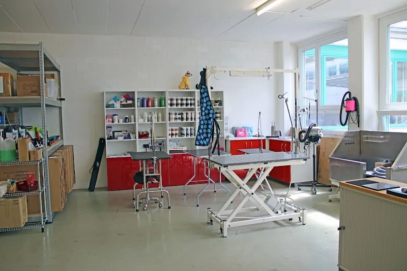 Groomers Mall GmbH — Zoofachhandel, Maur, Zürich. Foto 3