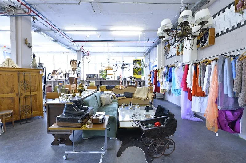 Heilsarmee brocki.ch/Wetzikon — Animalerie, Wetzikon, Zurich. Foto 2